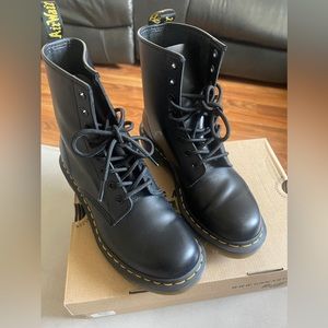 Dr marten’s boots mint condition